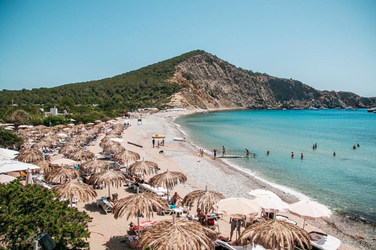 Cala Jondal — deep blue water and the Blue Marlin crowd